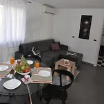 Andrea شقة أوروبيتش